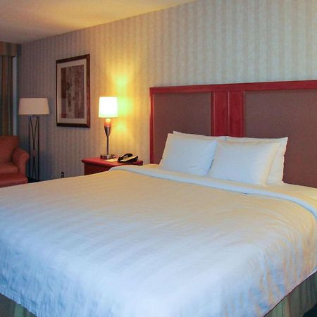 Radisson Hotel Lenexa Overland Park Exterior photo