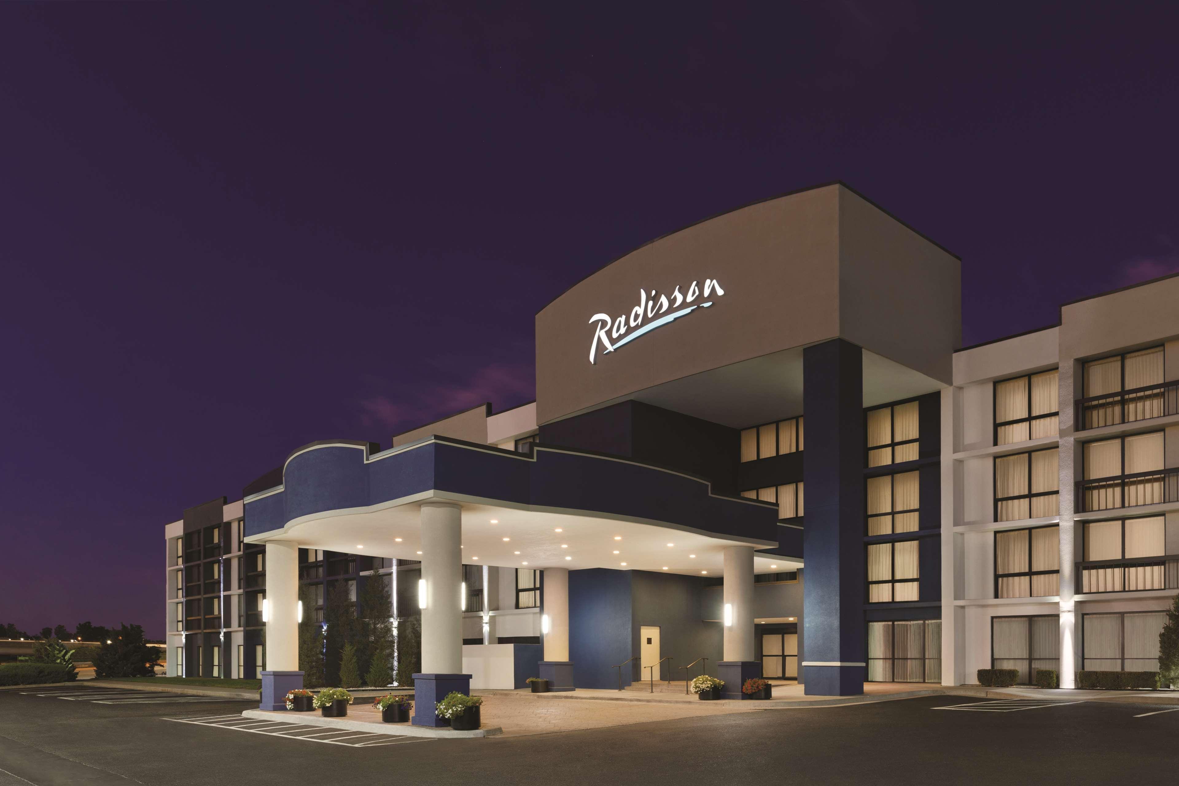Radisson Hotel Lenexa Overland Park Exterior photo