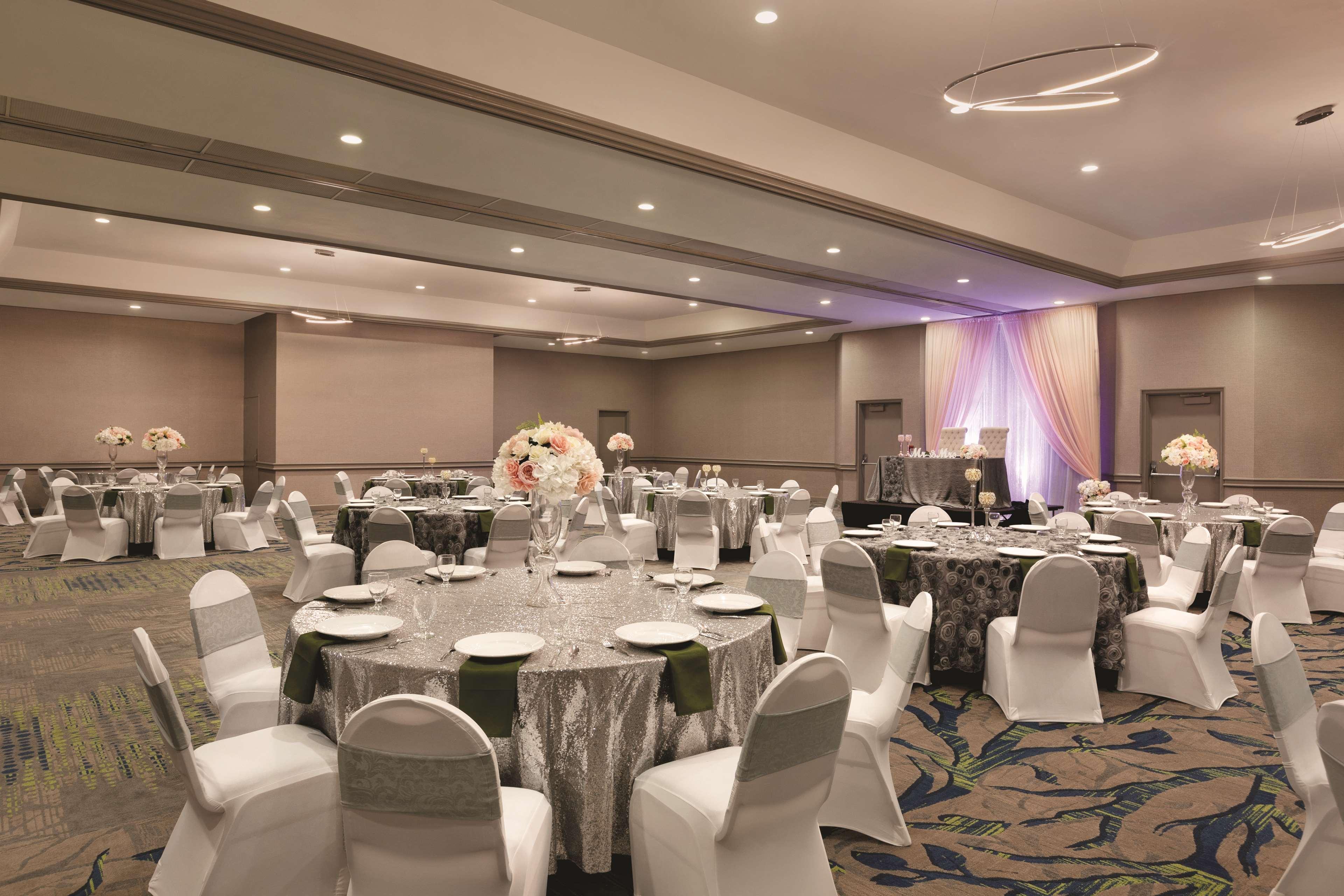 Radisson Hotel Lenexa Overland Park Exterior photo
