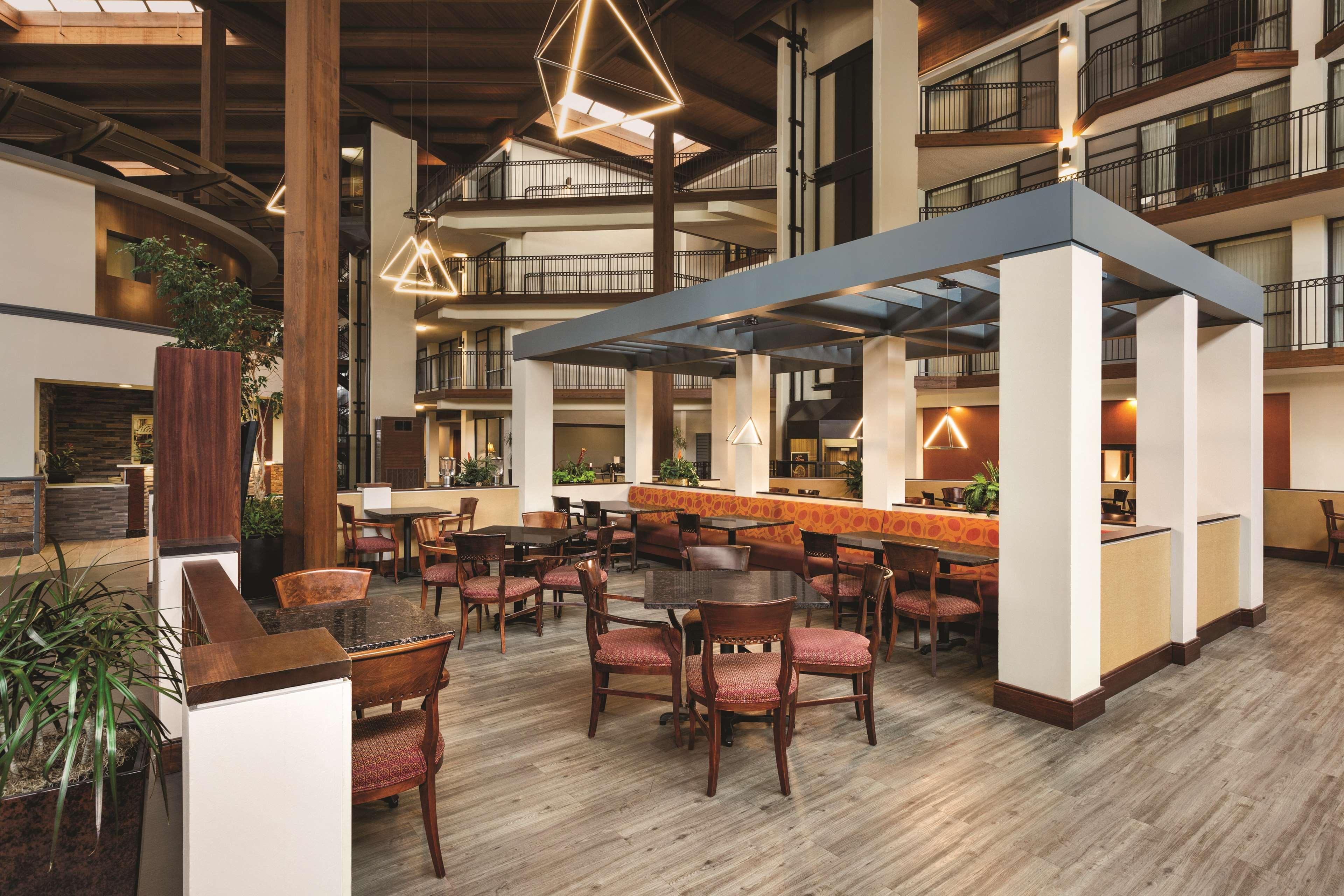 Radisson Hotel Lenexa Overland Park Exterior photo