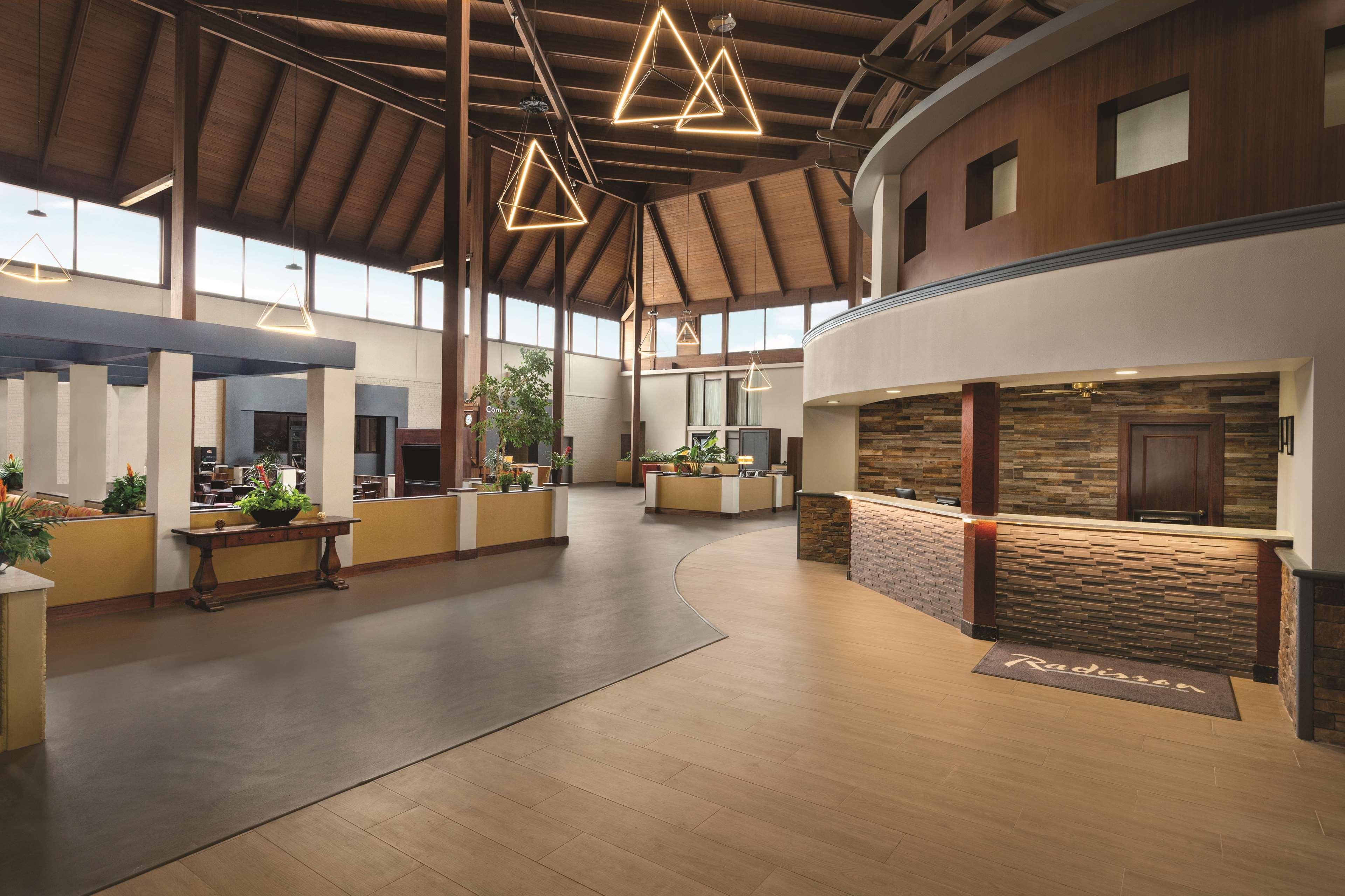Radisson Hotel Lenexa Overland Park Exterior photo