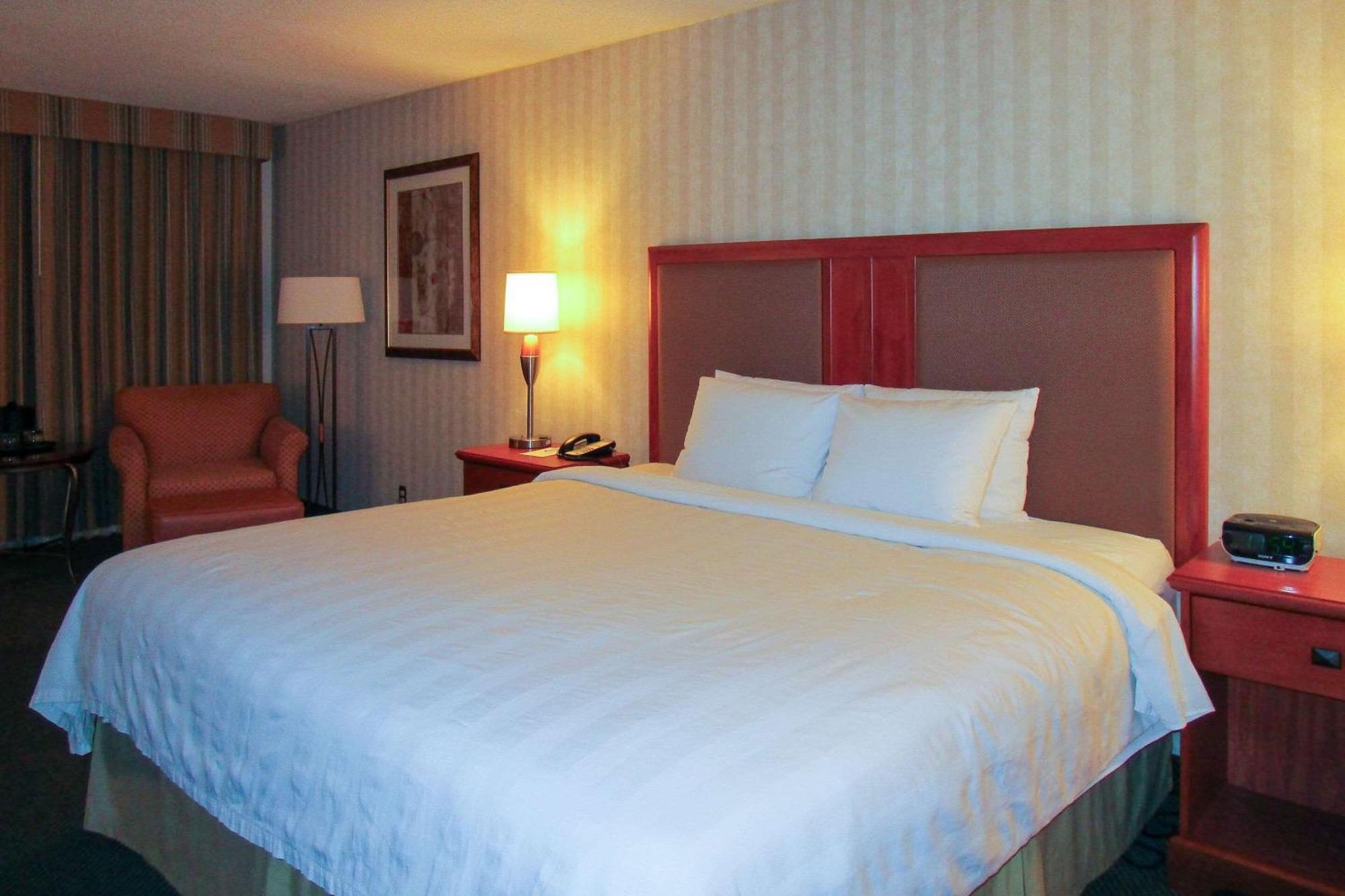 Radisson Hotel Lenexa Overland Park Exterior photo