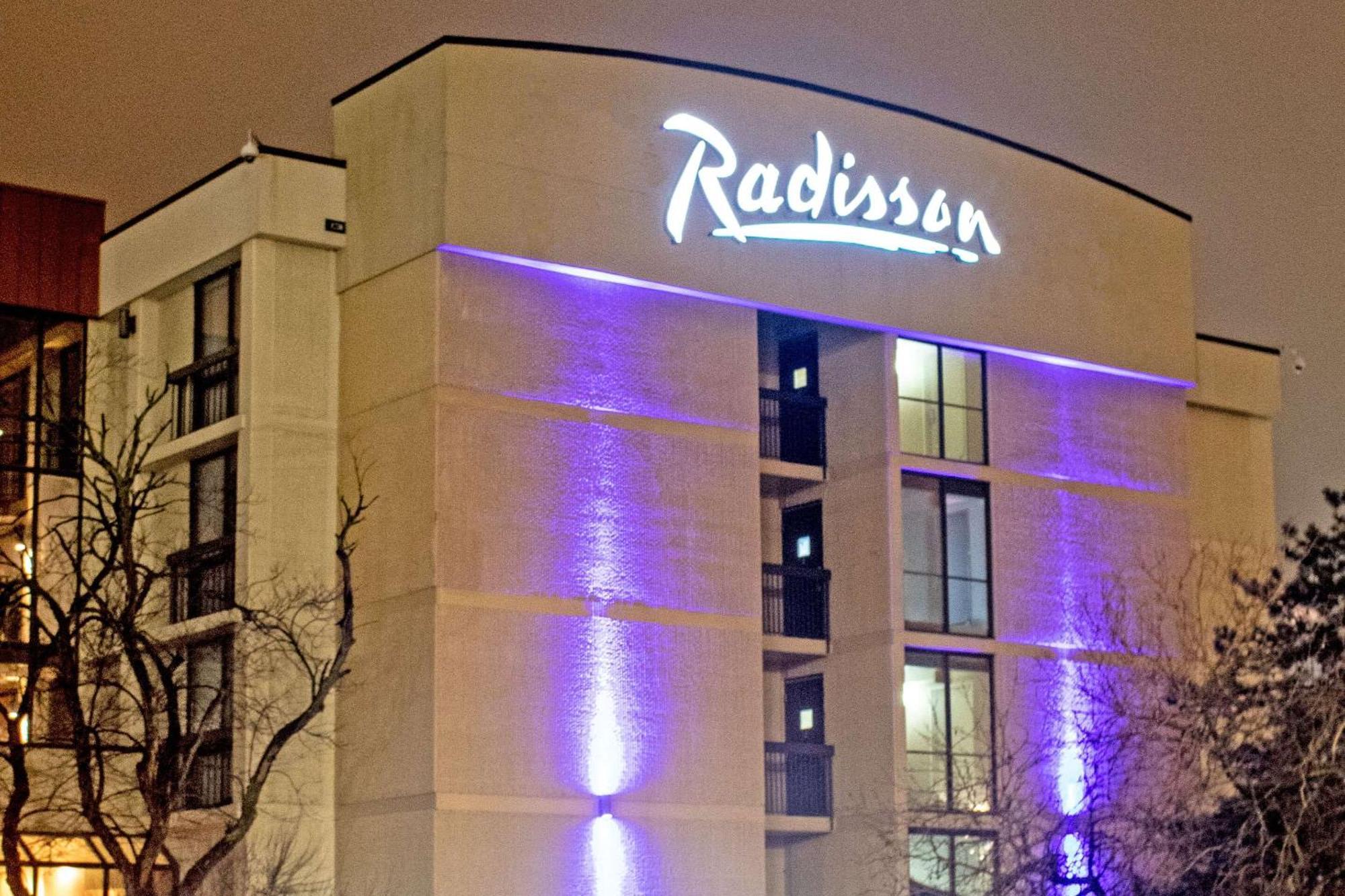 Radisson Hotel Lenexa Overland Park Exterior photo