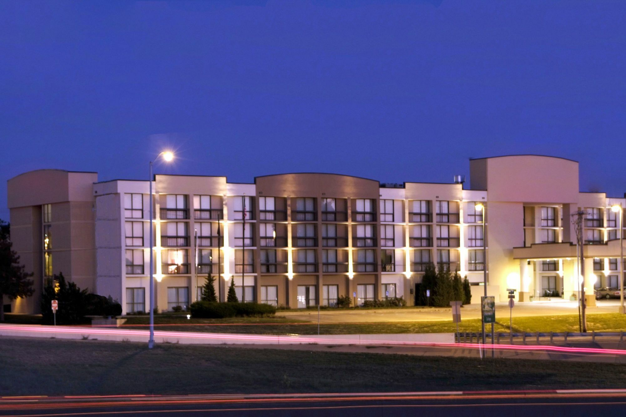 Radisson Hotel Lenexa Overland Park Exterior photo