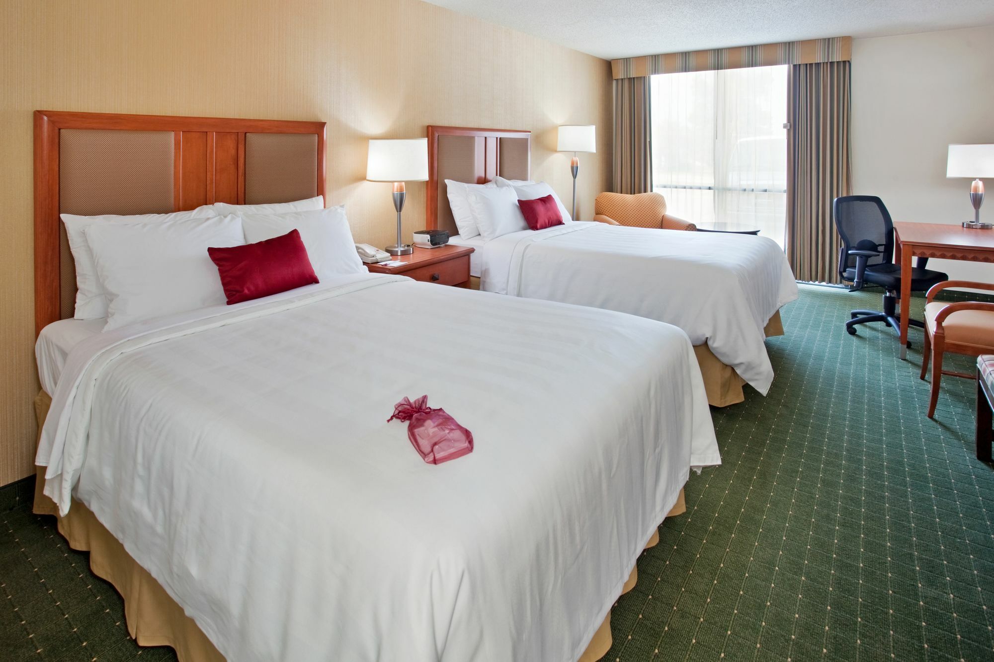 Radisson Hotel Lenexa Overland Park Exterior photo